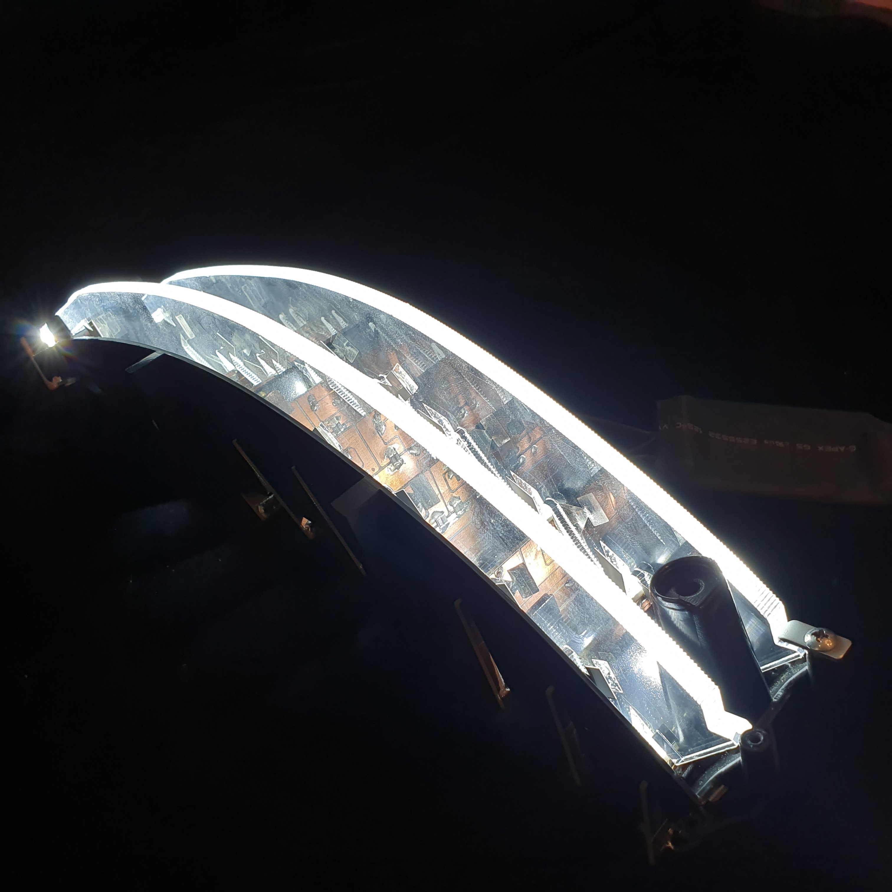 Automotive light guide tube